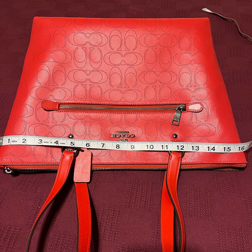 Coach NWOT Gallery tote bag in perforated Miami red, brand new - Picture 15 of 16